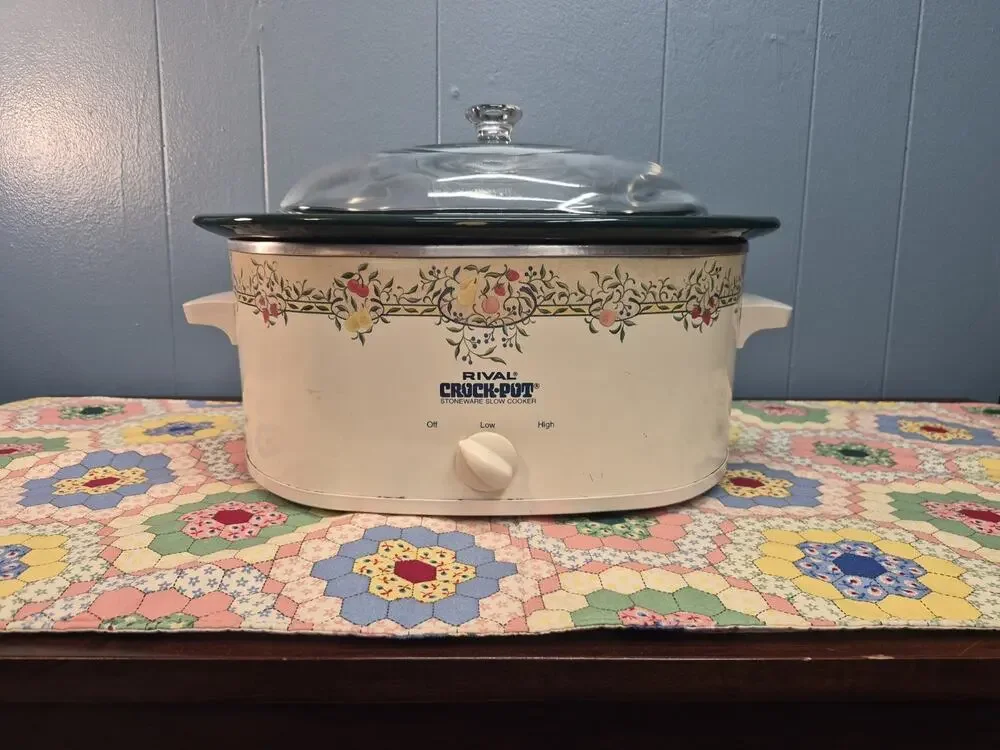 Vintage Oval 5.5 Qt Green Garden Crock Pot